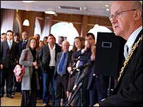 The Lord Mayor gives a speech