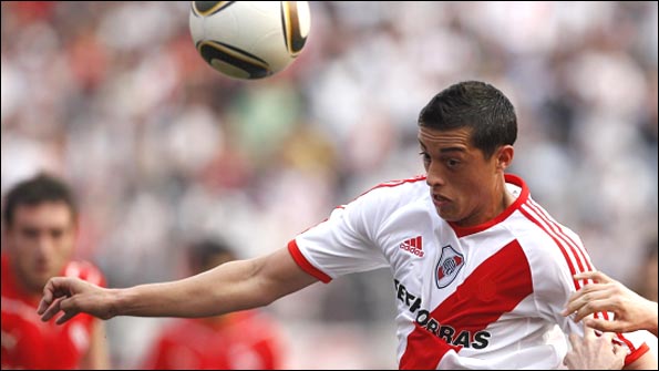 Rogelio Funes Mori in action for River Plater