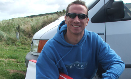 Spongeism with att-it-tood. Dave sets up for some bodyboard action. Ireland trip. August 06. Pic: Mark