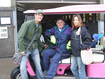 Glyn a Magi... a'r tryc pinc!