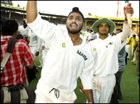 हरभजन सिंह और मुरली कार्तिक