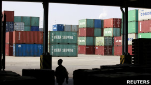 上海港一角的集装箱堆（13/11/2012）