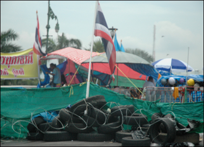 Một cửa ngõ tiến vào khu tòa nhà chính phủ