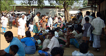 Civilians in makeshift Puthumatalan hospital (Library photo)