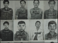 Ảnh ở trại tù Tuol Sleng
