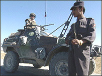 سرباز آمريکايی و سرباز افغان