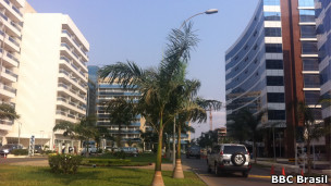 Condomínio Belas Business, construído pela Odebrecht em Luanda (Foto: João Fellet/BBC Brasil)