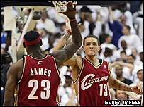 دلونته وست و لبرون جیمز