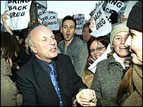 برخی کارمندان بی بی سی به استعفای گرگ دايک اعتراض کردند