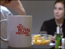 Em reunião de republicanos, caneca diz: `Eu não sou uma caneca do casamento real´. 