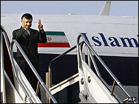 احمدی نژاد در حال ترک تهران به سوی بغداد