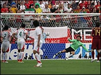 صحنه ای از بازی ايران و پرتغال