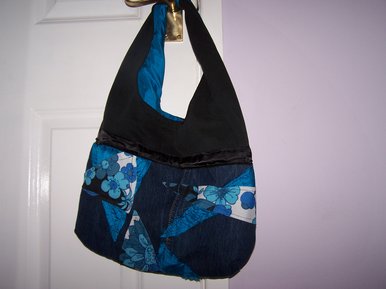 Vintage print shoulder bag