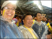 Ông Vy Túy đi xem bóng đá tại Sydney