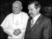 Papa Ioan Paul al II-lea şi Lech Walesa