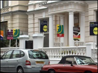 Placas de imóveis à venda