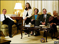 Bush acompanhou apuração ao lado de sua família
