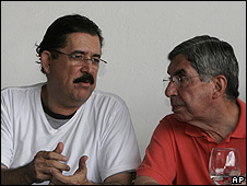 Manuel Zelaya y OscarArias.