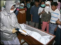 Cháu gái được liệm đặc biệt