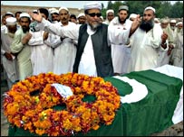 पाकिस्तान सैनिक का शव