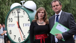 Jessica Hynes and Hugh Bonneville 