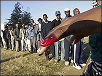 Ai bỏ phiếu xong sẽ được đánh dấu