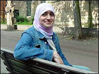 نجم النسا دختر محجبه مسلمانی است که در بريتانيا زاده و بزرگ شده است.