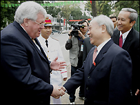 Chuyến thăm Việt Nam trong tháng Tư của chủ tịch Hạ viện Mỹ, Dennis Hastert
