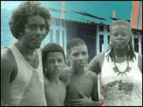 Violência e falta de acesso à educação são comuns