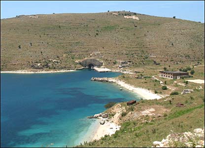 Baza në Porto Palermo