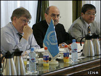 مقام های آژانس در تهران - عکس از ایسنا