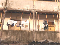 خستہ حال عمارتیں 