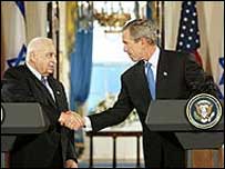 شماری زیادی از کارشناسان، علت حمایت واشنگتن از این طرح را با انتخابات ریاست جمهوری ماه نوامبر آمریکا بی ارتباط نمی دانند