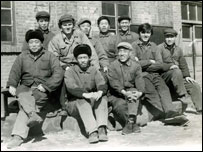 和师傅工友合影