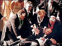 Cena de 'Um Baile de Máscaras', de Verdi, dirigida por Bieito