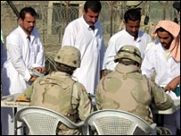 قیدی رہا کیے جا رہے ہیں