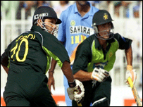 دونوں میچوں میں پاکستان کو بڑے اسکور تک پہنچانے میں عبدالرزاق کی آخری اوورز میں دھواں دھار بیٹنگ نے اہم کردار ادا کیا ہے