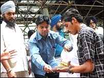 سومناتھ جلکا کا ریلیف ورک