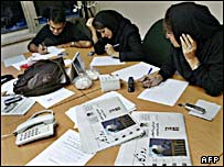 تحریریه روزنامه توقیف شده روزگار