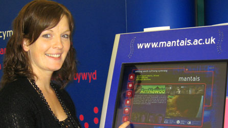 Lowri Gruffydd, Swyddog Prosiectau Canolfan addysg Uwch Cyfrwng Cymraeg