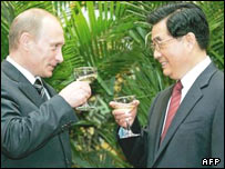 هو جينتائو و ولاديمير پوتين روسای جمهوری چين و روسيه