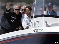 Sarkozy prometeu melhorar relações com os Estados Unidos