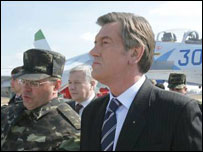 Вікторові Ющенку на військовому аеродромі в Василькові думалося про газ