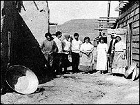 ساکنان اولیه کیبوتص دگانیا در 1910 میلادی