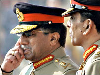 परवेज़ मुशर्रफ़ और जनरल कियानी 