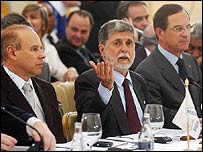 ministros Guido Mantega, da Fazenda, Celso Amorim, das Relações Exteriores, e Luiz Fernando Furlan, do Desenvolvimento, Indústria e Comércio Exterior Foto: Fabio Pozzebom/ABr 