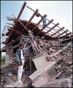 Následky bombardování ve Varvarinu