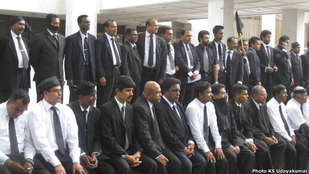 Lawyers protesting against the impeachment (file photo)