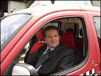 Bogoljub Karic za volantem taxíku