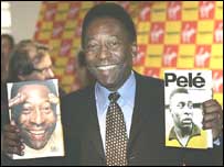 Pelé, durante lançamento de sua autobiografia, em livraria londrina